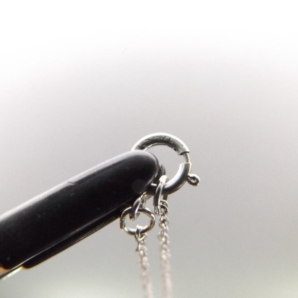 .925 Sterling Silver Crystal Solitaire Round Pendant Necklace - Picture 9 of 11